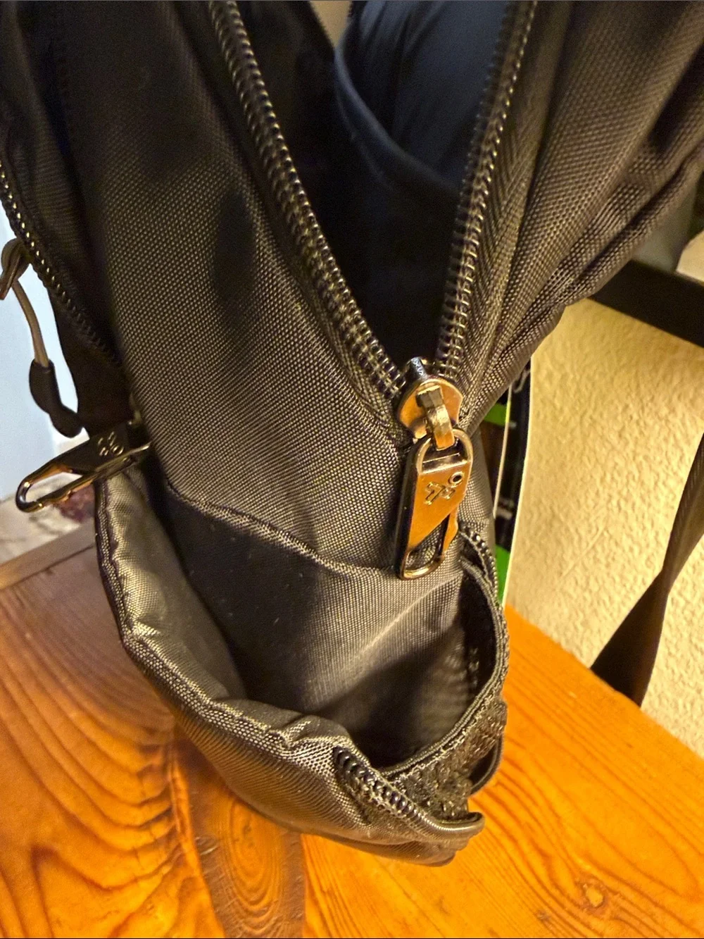 Travelon Black Men's Crossbody Messenger Bag